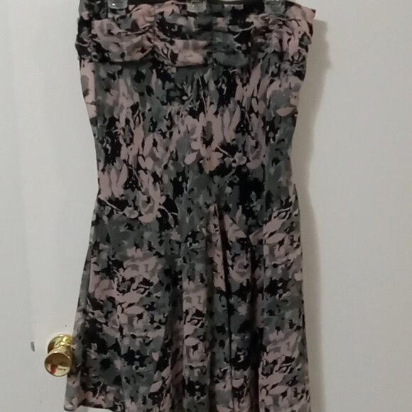 AXCESS A Liz Claiborne Company black gray and pink skirt size 10 fishtail style - Picture 16 of 16